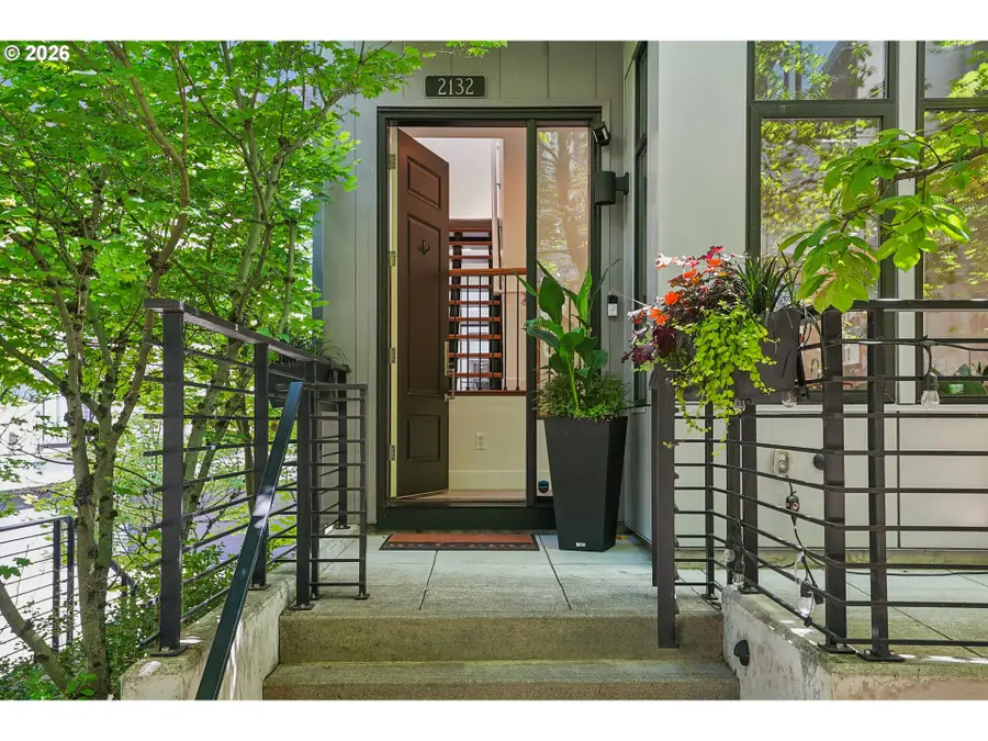 2132 NW 16th Ave, Portland, OR 97209 - #2