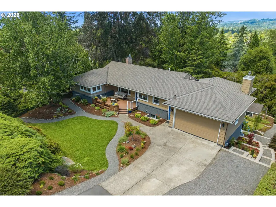 6331 SW Brugger St, Portland, OR 97219 - #2