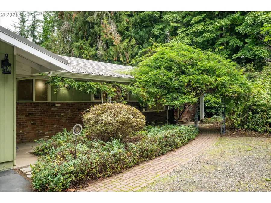 41929 Deerhorn Rd, Springfield, OR 97478 - Image #3