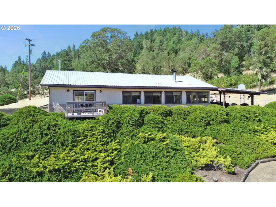 141 Mountainspring Ln, Sutherlin, OR 97479 - #2