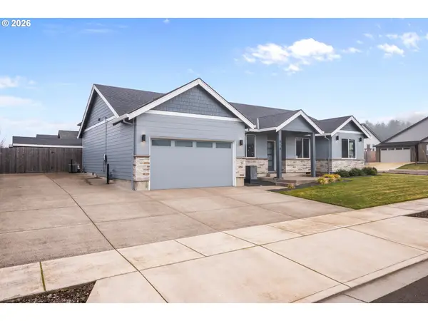 819 Riley Dr, Silverton, OR 97381