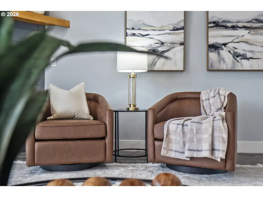 819 Riley Dr, Silverton, OR 97381 - #3