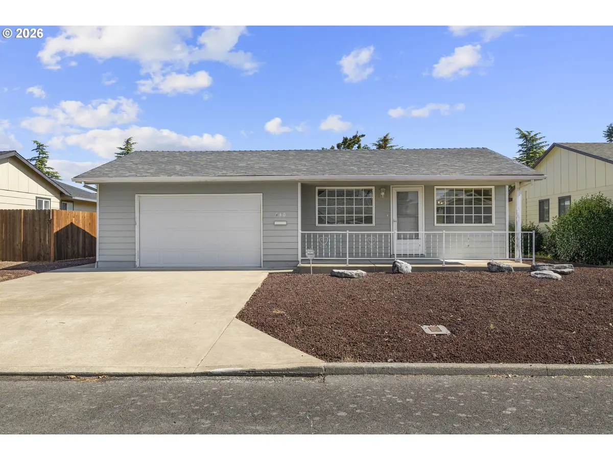 540 W Clackamas Cir, Woodburn, OR 97071 - #1