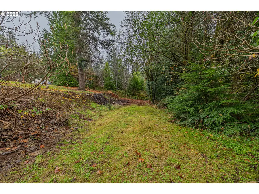 00 E 15th St, Coquille, OR 97423 - #3