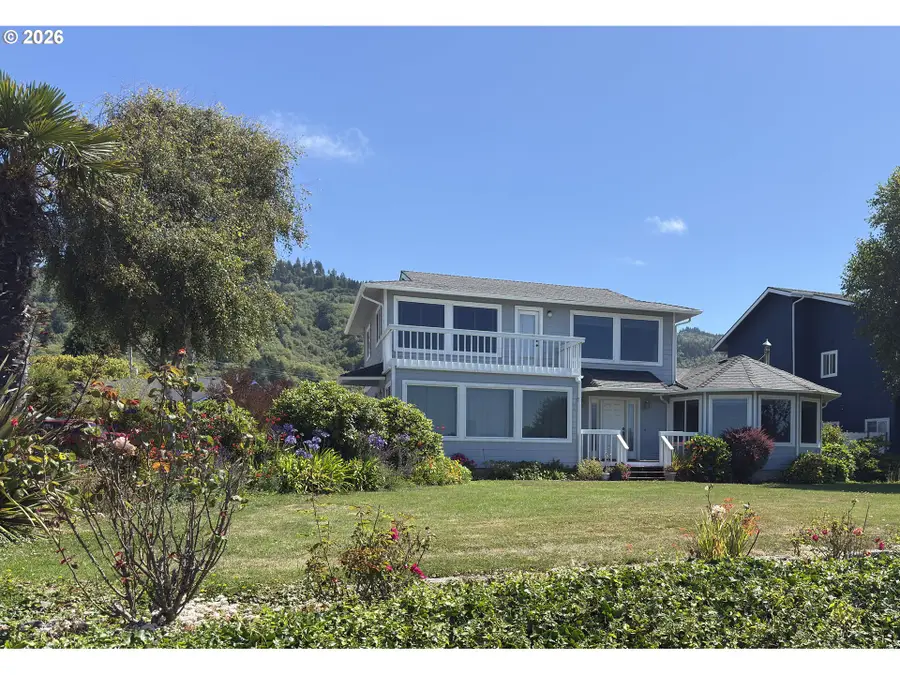 15275 Oceanview Dr, Brookings, OR 97415 - #2
