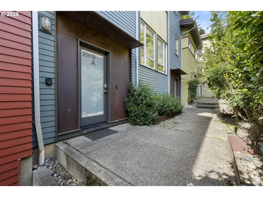 2319 SE Belmont St, Portland, OR 97214 - #2