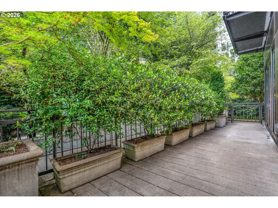 922 NW 11th Ave #106, Portland, OR 97209 - #3
