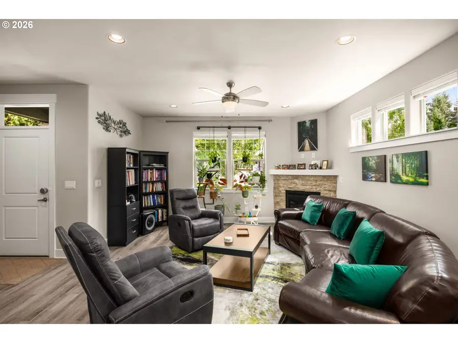 840 SE Bacarra St, Hillsboro, OR 97123 - #3