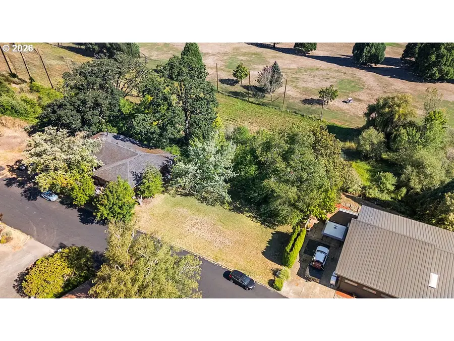 SW Bayou Dr #900, McMinnville, OR 97128 - #2