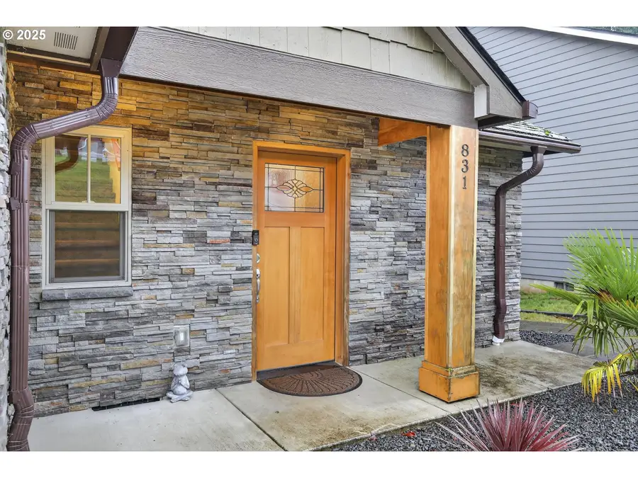 831 Virginia Cir, Clatskanie, OR 97016 - Image #3