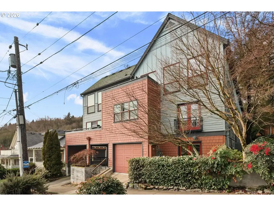 5047 SW View Point Ter, Portland, OR 97239 - #2