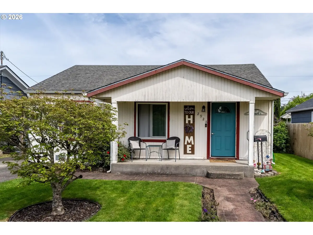 2928 Dover St, Longview, WA 98632 - #1