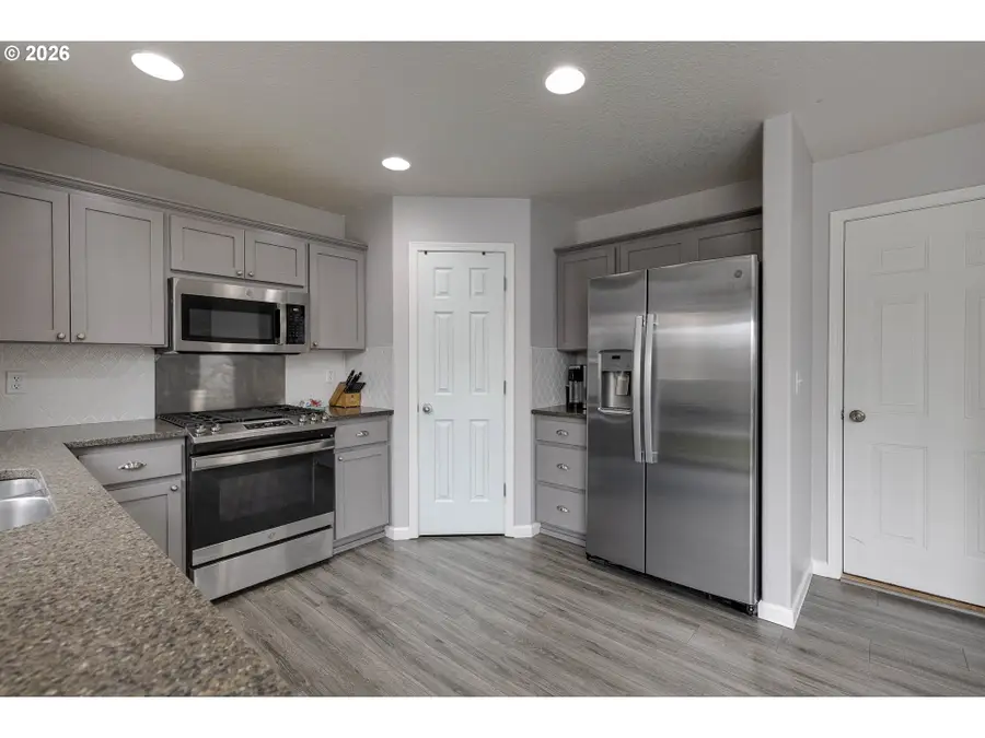 2149 NE Grandhaven St, McMinnville, OR 97128 - #2