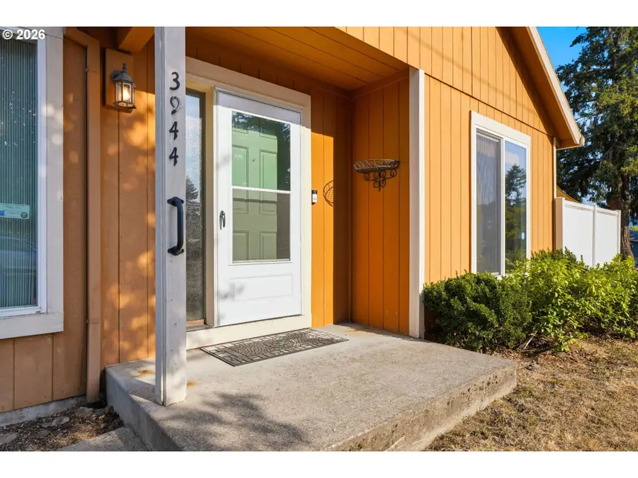 3944 SE 103rd Ave, Portland, OR 97266 - #2