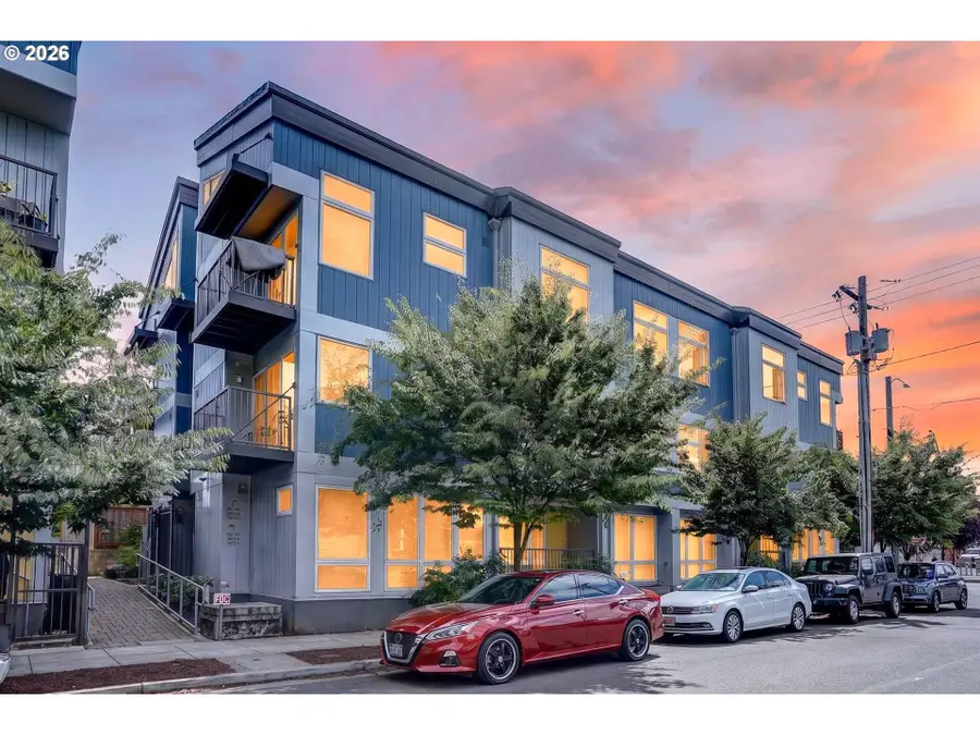 8120 N Interstate Ave #204, Portland, OR 97217 - #2