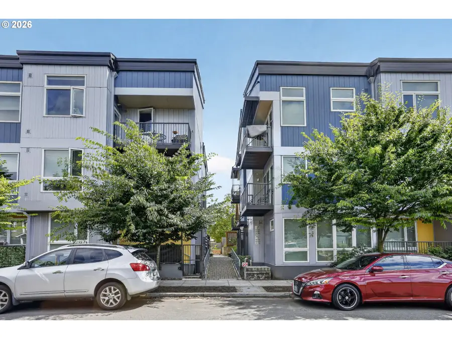 8120 N Interstate Ave #204, Portland, OR 97217 - #3
