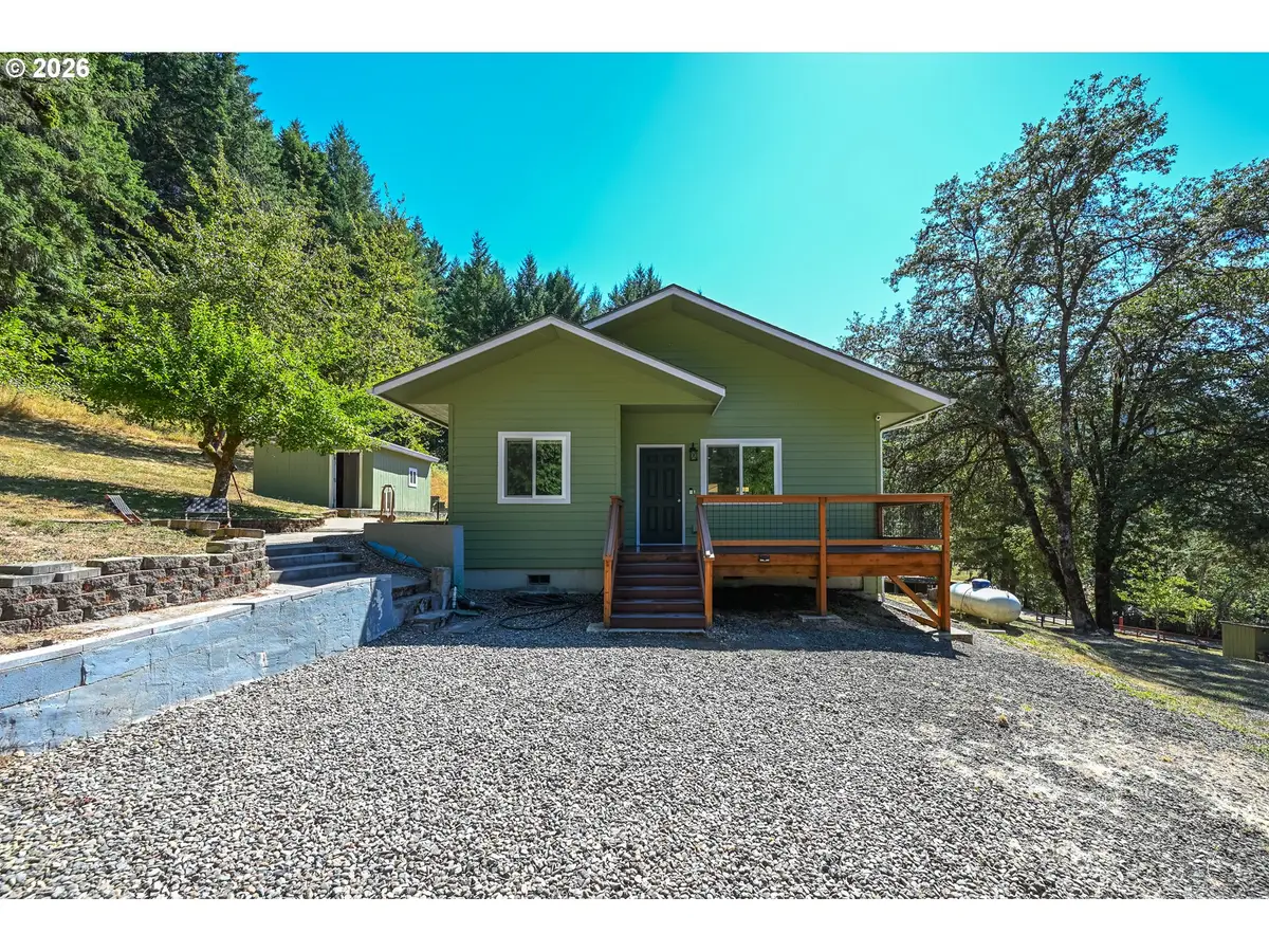295 Wolf Valley Dr, Umpqua, OR 97486 - #1