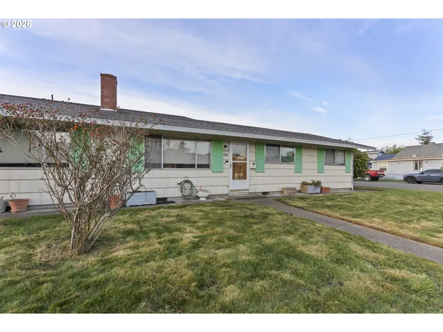 1309 Hawthorne Ave, Reedsport, OR 97467 - #2