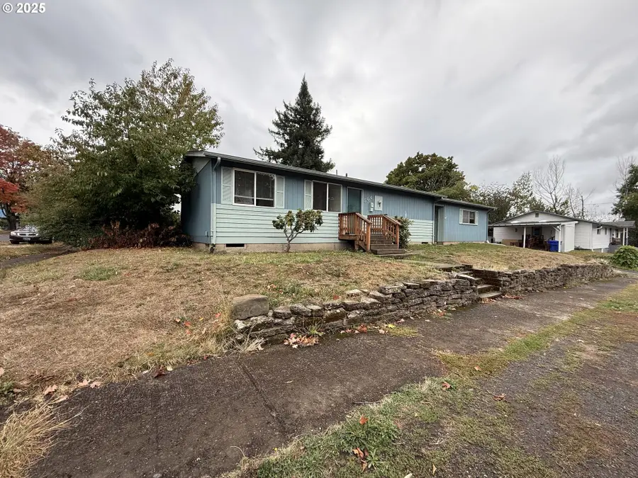 504 Lord St, Kelso, WA 98626 - #2