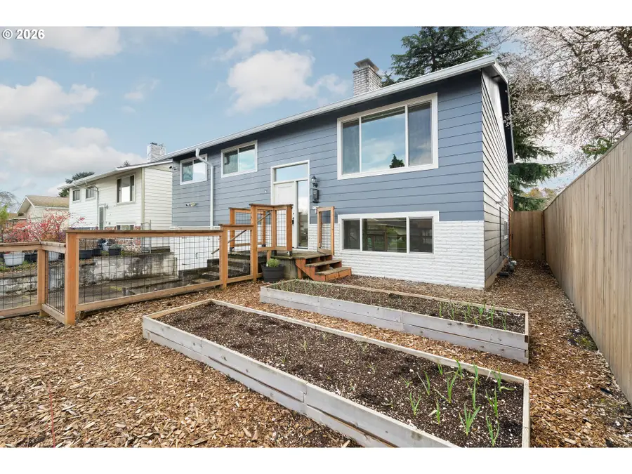 9216 SE Market St, Portland, OR 97216 - #2