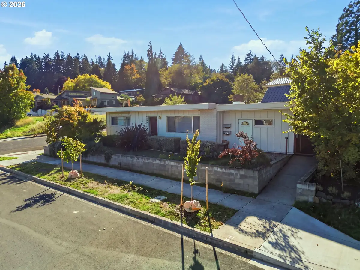 2296 Pierce St, Eugene, OR 97405 - #1
