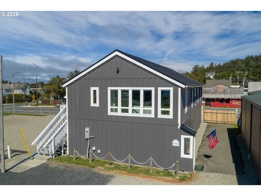 267 6th St, Port Orford, OR 97465 - #3
