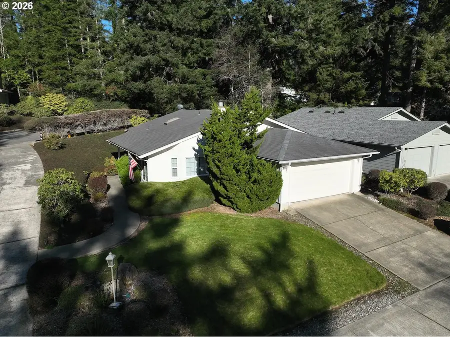 1389 Glenwood Dr, Brookings, OR 97415 - Image #2