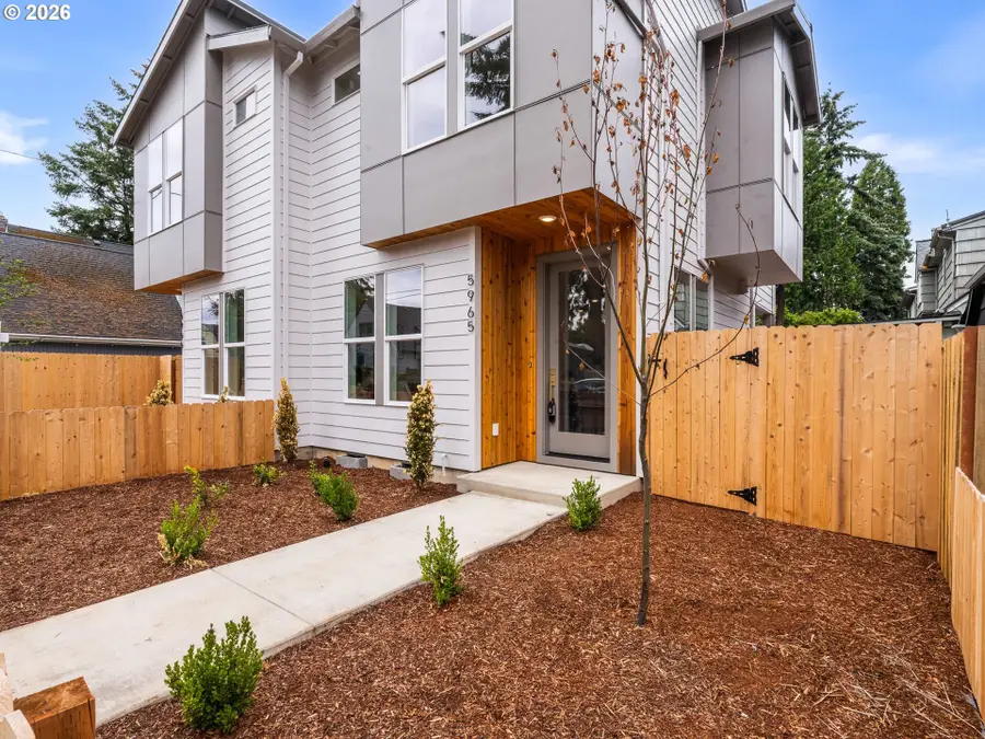 5965 NE Hancock St, Portland, OR 97213 - #2