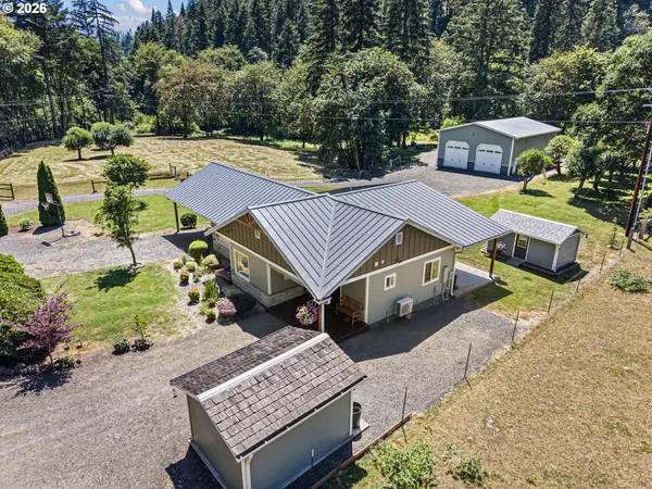 1462 Schad Rd, Elkton, OR 97436