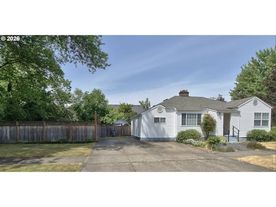 1035 NE Ford St, McMinnville, OR 97128 - #2