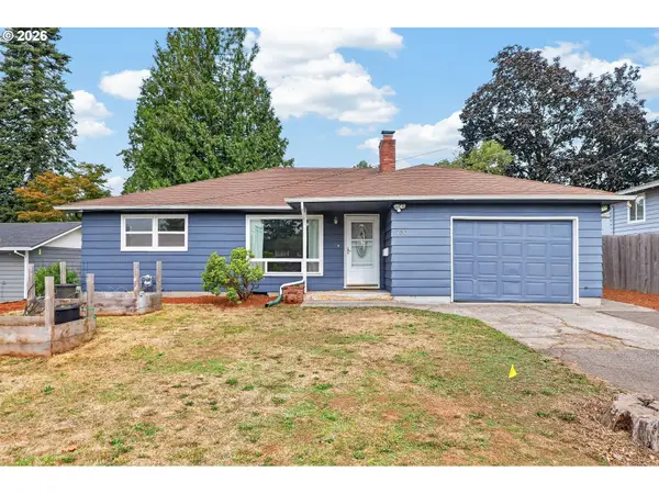 730 E Clarendon St, Gladstone, OR 97027