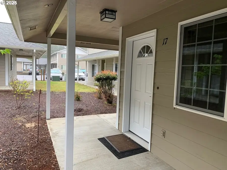 1150 Hemlock St E #17, Florence, OR 97439 - #2