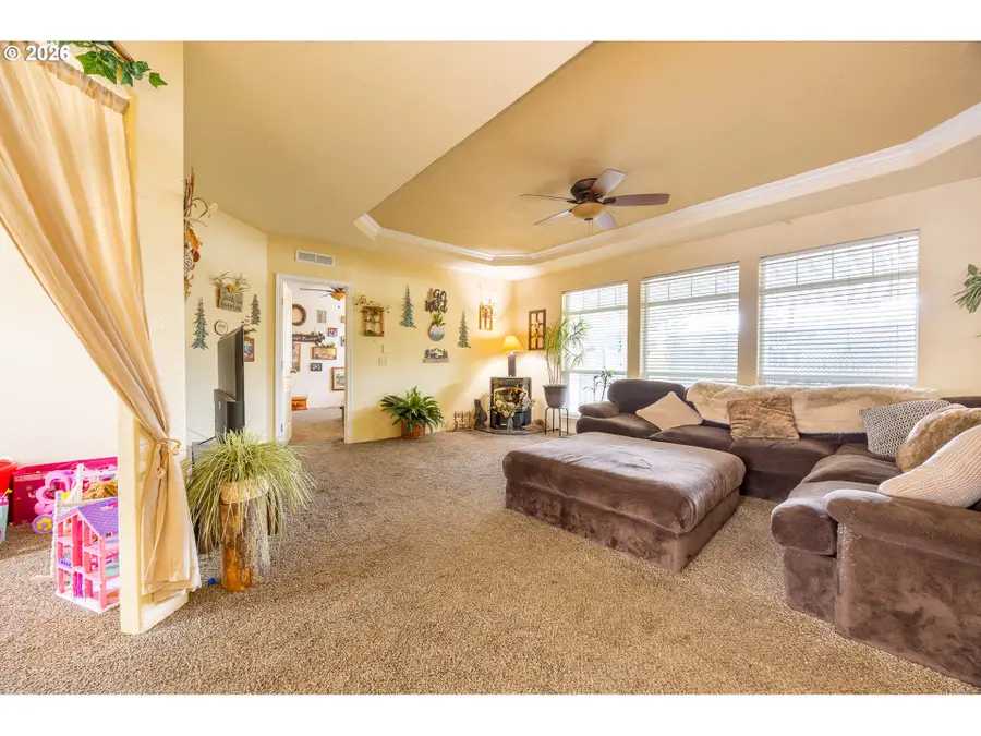 550 S State St #70, Sutherlin, OR 97479 - #3