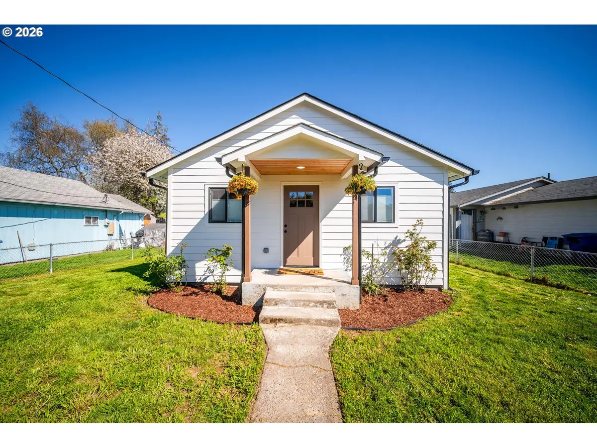 804 S 7th Ave, Kelso, WA 98626 - #1