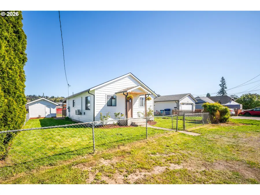 804 S 7th Ave, Kelso, WA 98626 - #3