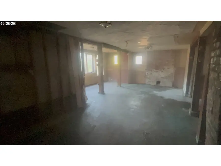 340 SE 3rd St, Toledo, OR 97391 - #2