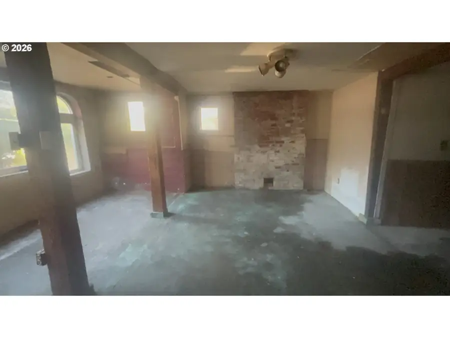 340 SE 3rd St, Toledo, OR 97391 - #3