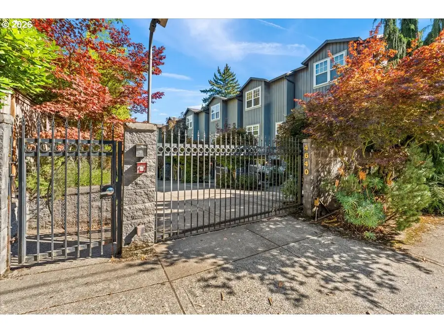 4642 SW Condor Ave #2, Portland, OR 97239 - #2