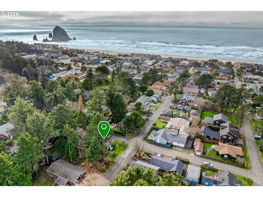 207 E Van Buren St, Cannon Beach, OR 97110 - #2