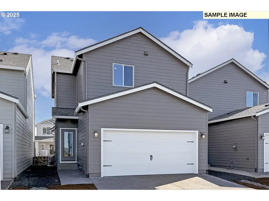 1233 Parkside Ave, Woodburn, OR 97071 - #2