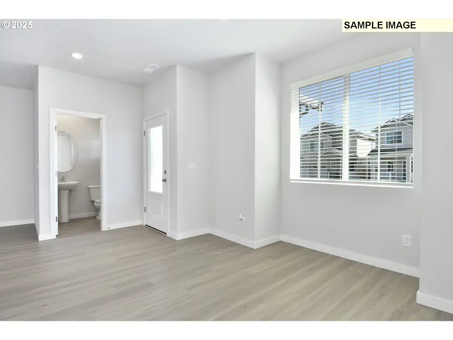 1233 Parkside Ave, Woodburn, OR 97071 - #3