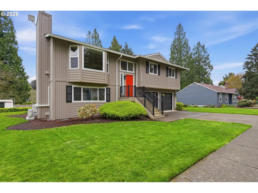 7460 SW Elmwood St, Portland, OR 97223 - #3