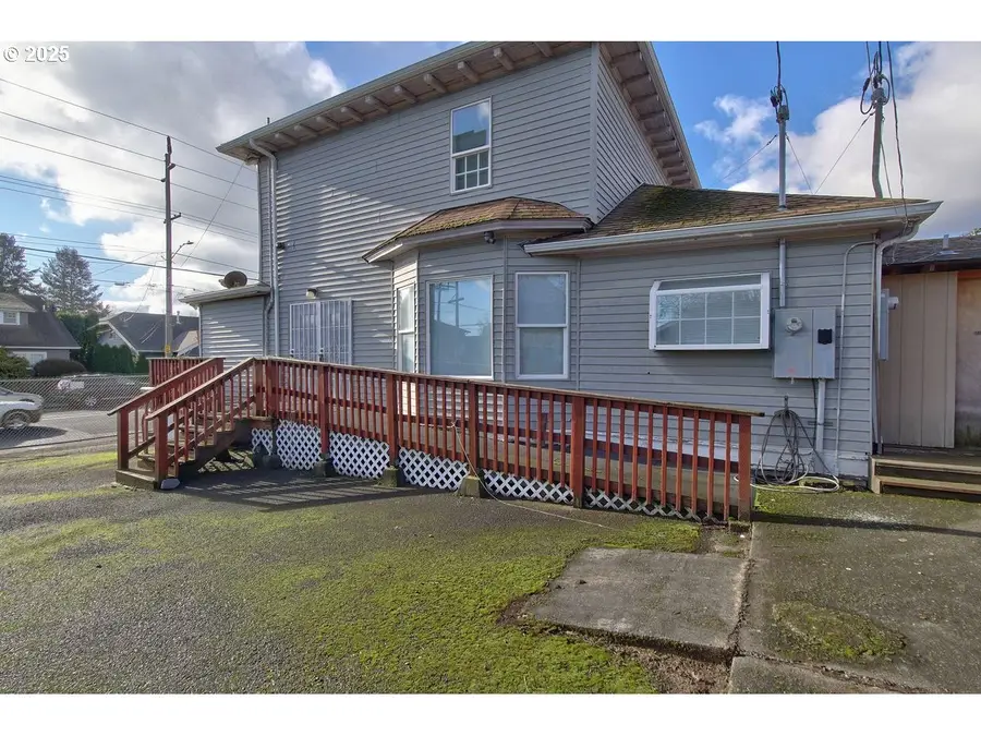 8523 SE Stark St, Portland, OR 97216 - #3