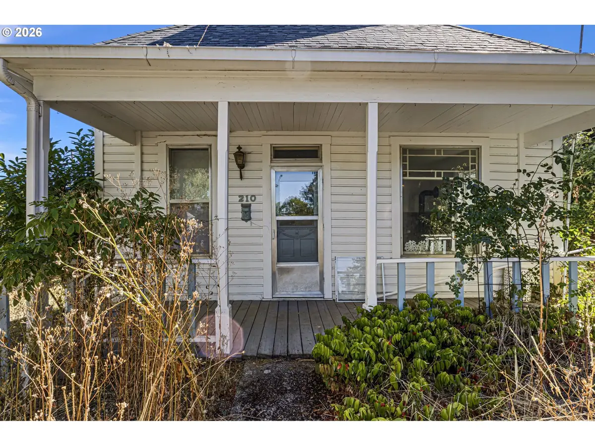 210 SE 4th St, Oakland, OR 97462 - #1