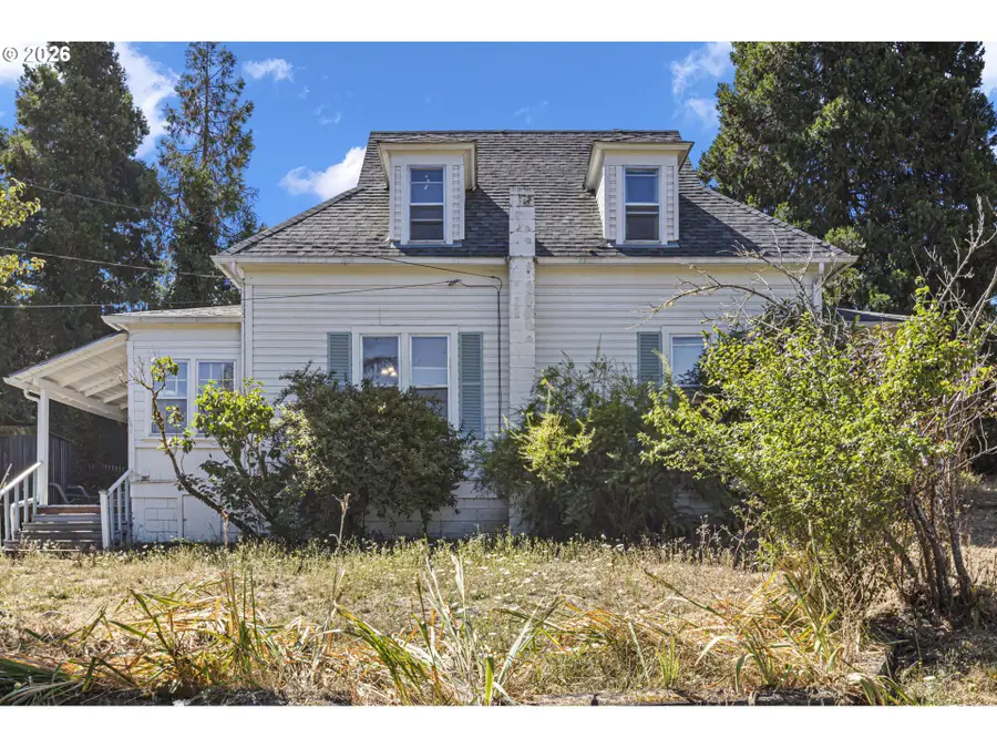 210 SE 4th St, Oakland, OR 97462 - #2