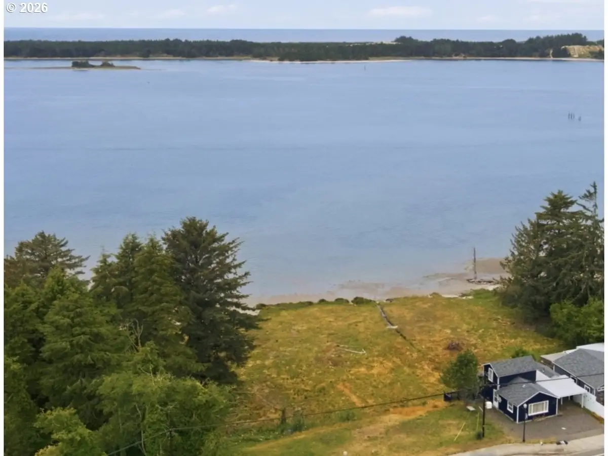 842 S Empire Blvd, Coos Bay, OR 97420 - #1