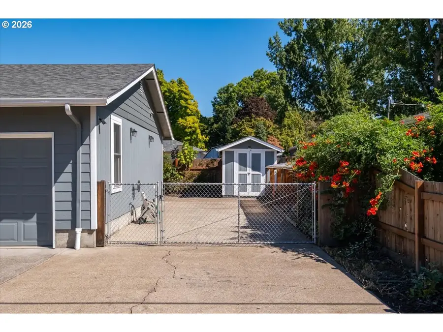 1423 32nd Ave, Albany, OR 97322 - #3