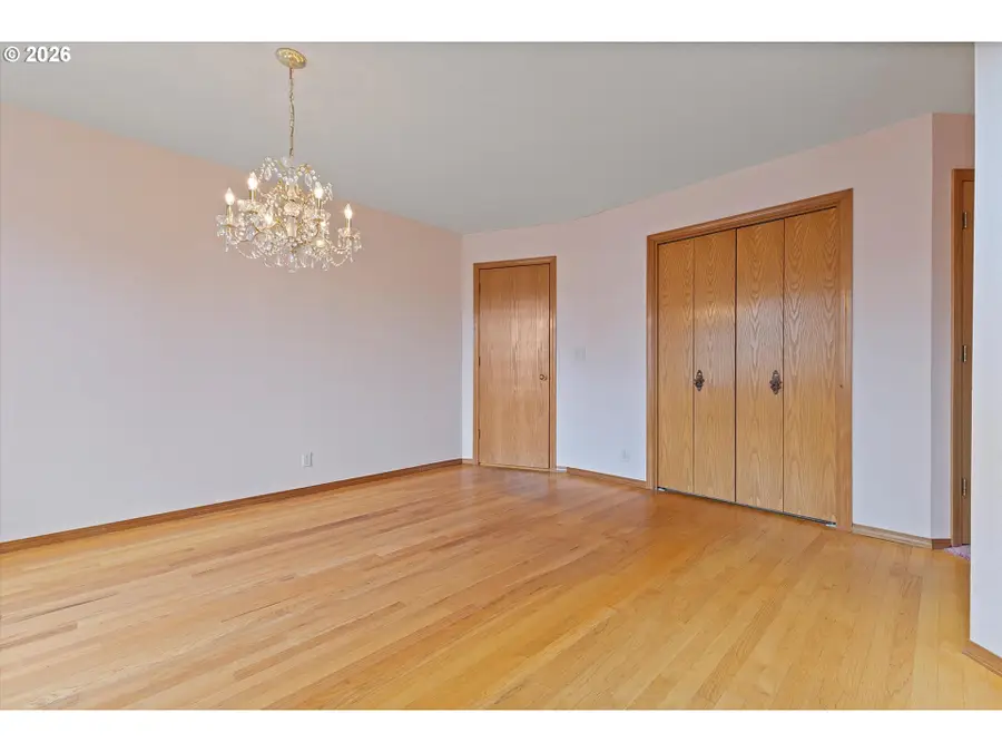 345 NE Milne Ct, Hillsboro, OR 97124 - #3