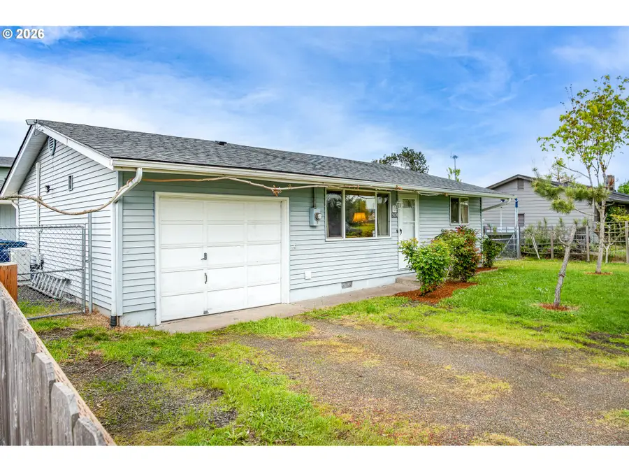 3430 E St, Springfield, OR 97478 - #3