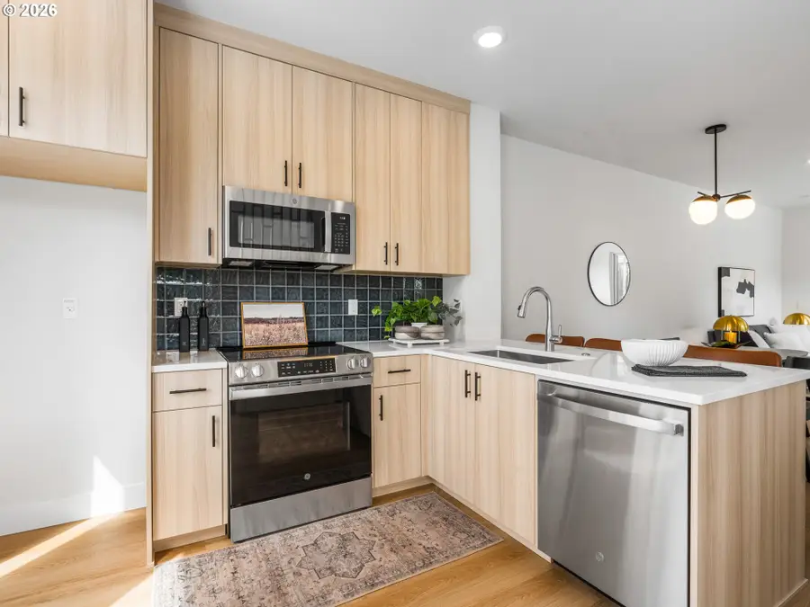 7572 SW 31st Ave, Portland, OR 97219 - #3